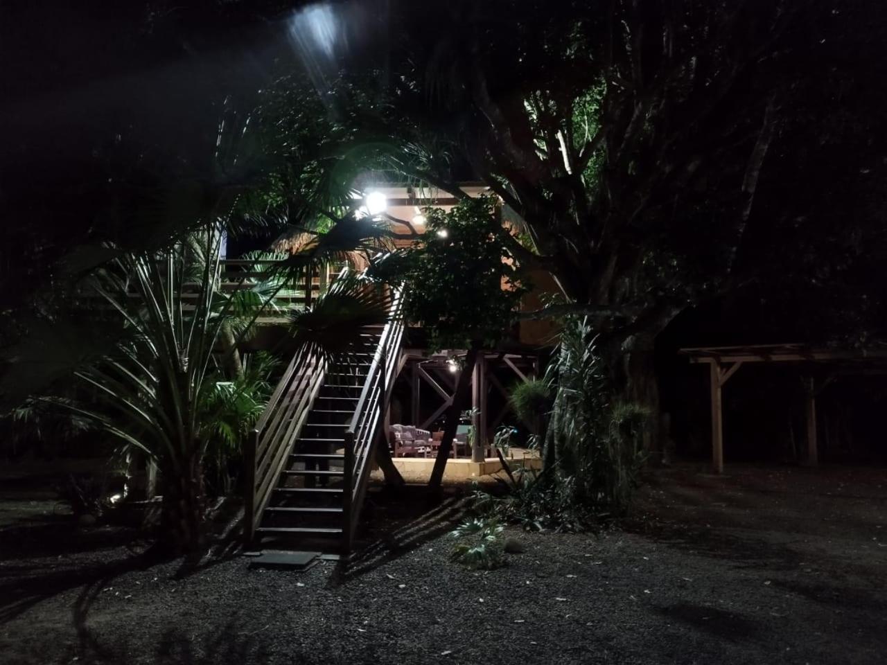 Gite Du Manial "Cabane Du Sentier Des Etoiles" Пуэнт-Нуар Экстерьер фото