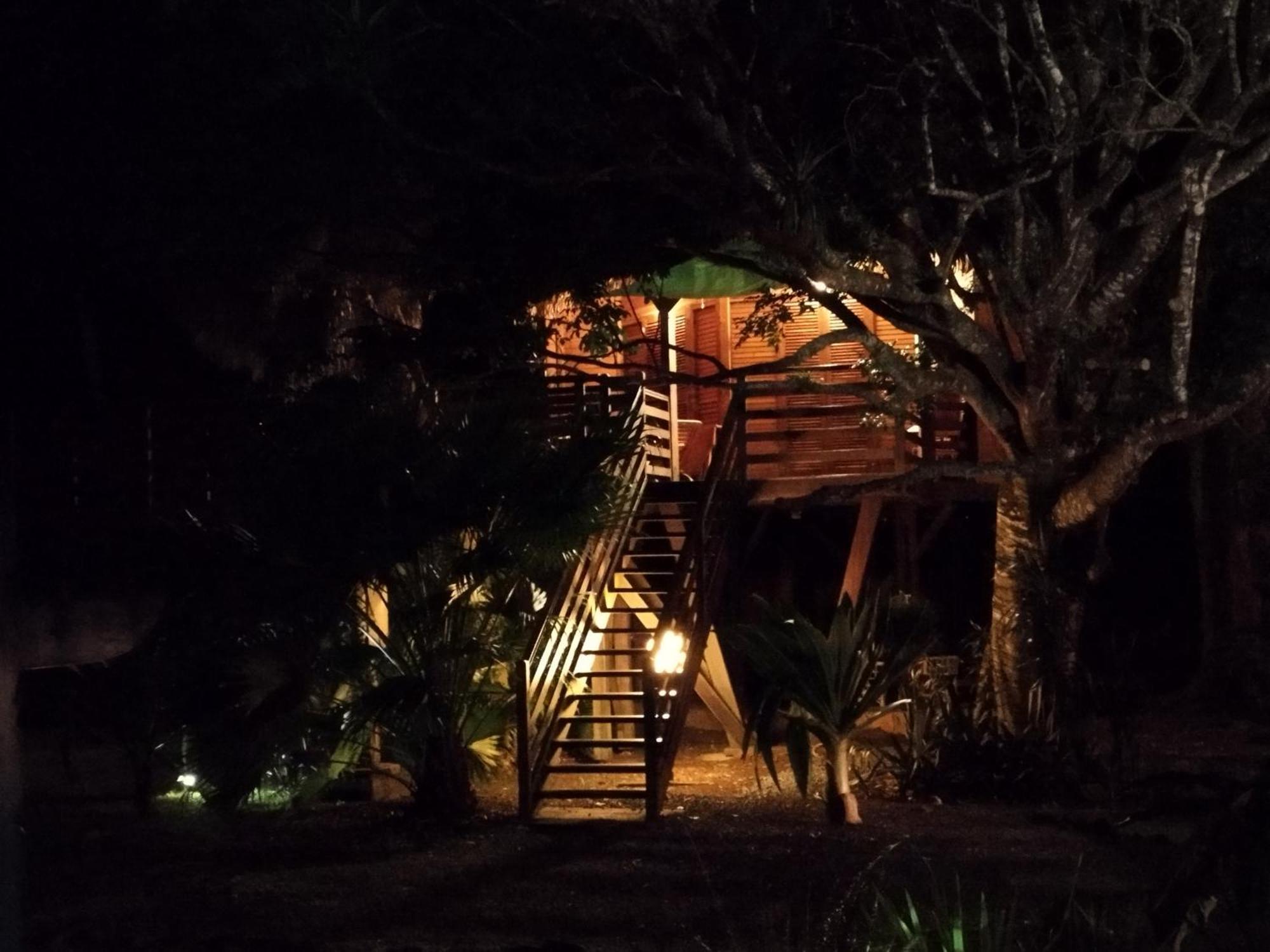 Gite Du Manial "Cabane Du Sentier Des Etoiles" Пуэнт-Нуар Экстерьер фото